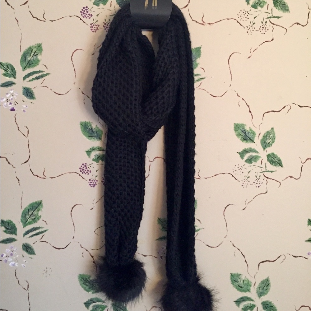 ❌DONATED❌ NWT Oblong Scarf